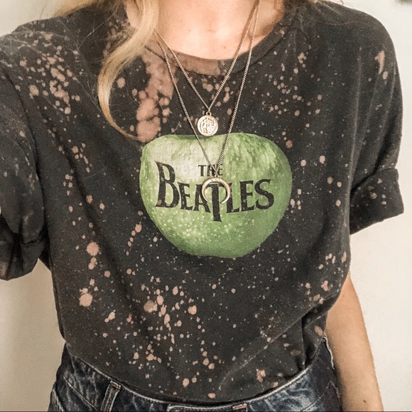 Tops - 💫HP💫 DISTRESSED BEATLES APPLE LOGO TEE